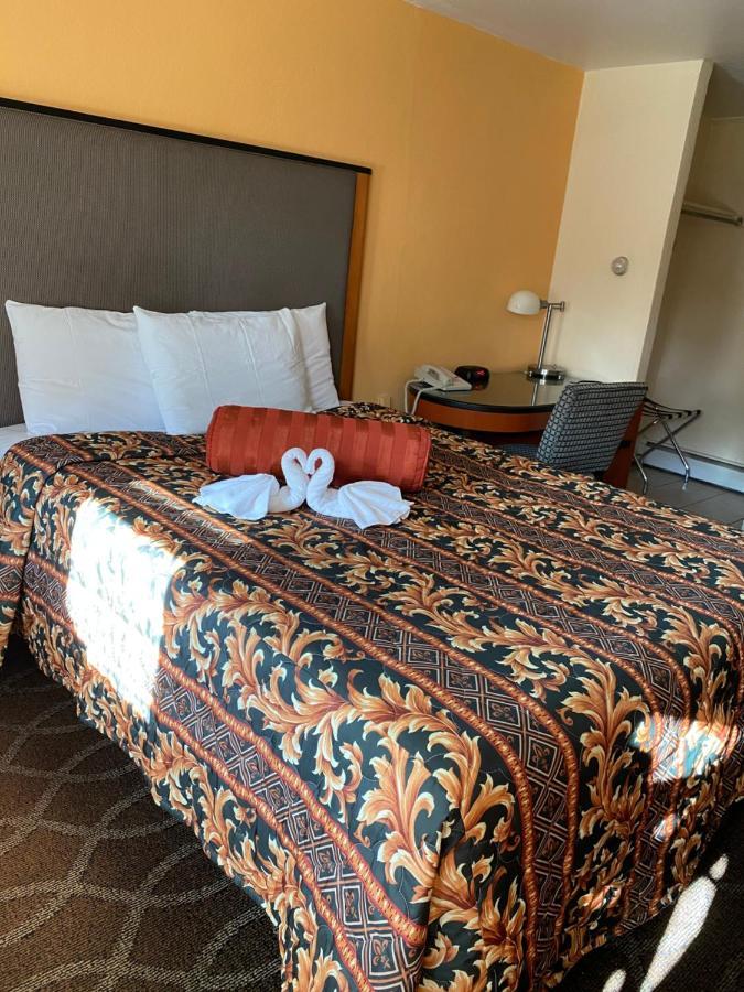 Sentinel Motel Вест-Честер Екстер'єр фото