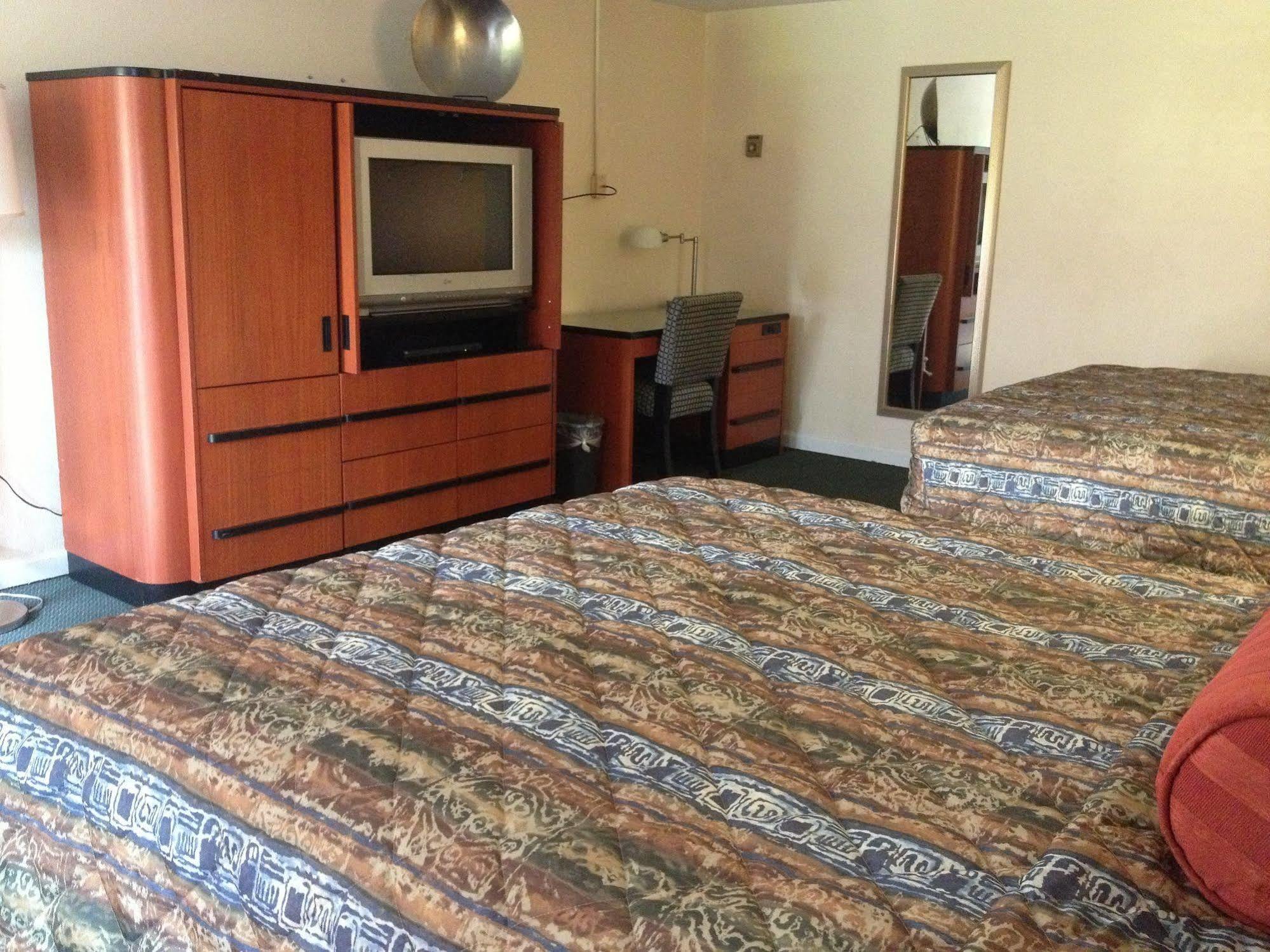Sentinel Motel Вест-Честер Екстер'єр фото